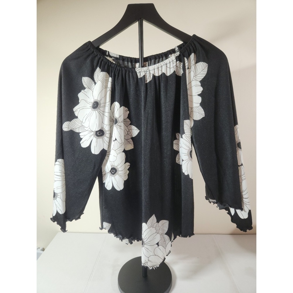 Vintage Silla's From‎ Italy to Miami 3/4 Sleeve Black White Floral Top